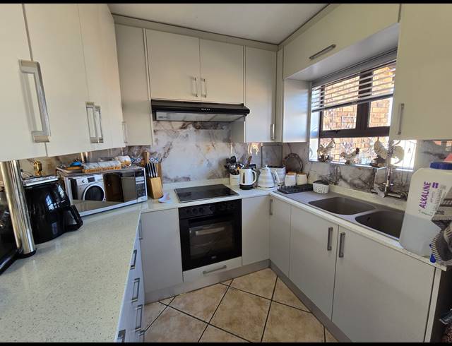 3 BEDROOM SECTIONAL TITLE FOR SALE IN SOUTH CREST